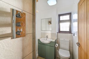 En-Suite - click for photo gallery